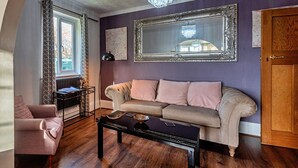 House | Living room | Fireplace - Country House in Snowdonia Near Barmouth Beach (Dyffryn Ardudwy)