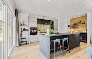 Geladeira, fogão, cooktop, lava-louças