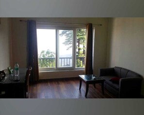 Camera Classic, vista città | Una scrivania, postazione laptop, Wi-Fi gratuito