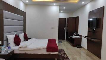 غرفة كلاسيكية - منظر للمدينة | مكتب ومساحة عمل للكمبيوتر المحمول وواي فاي مجانًا