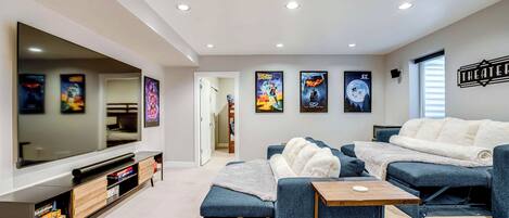 Apartment (3 Bedrooms) | Front of property
