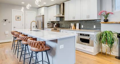 1 Mi to Dtwn Denver: Sleek Duplex w/ Rooftop Deck!