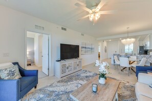 Apartment (2 Bedrooms) | Interior - Balcony + Golf Course View: Venice Condo w/ Perks! (Venice)