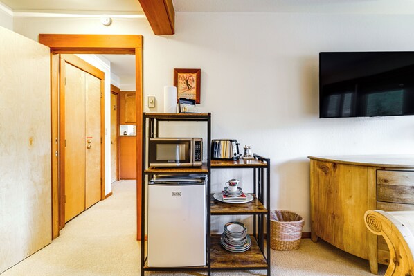 Apartment (1 Bedroom) | Interior