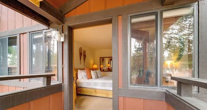 Hike, Sled & Ski! Cozy Tahoe City Condo w/ Hot Tub