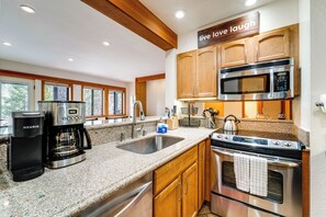 Apartment (1 Bedroom) | Interior - Hike, Sled & Ski! Cozy Tahoe City Condo w/ Hot Tub (Tahoe City)