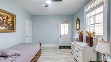 Apartment (0 Bedroom) | Interior