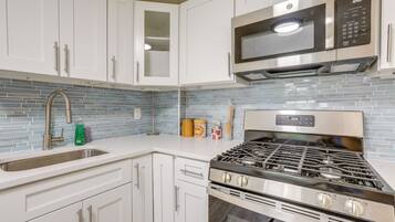 Apartment (0 Bedroom) | Bahagian dalam