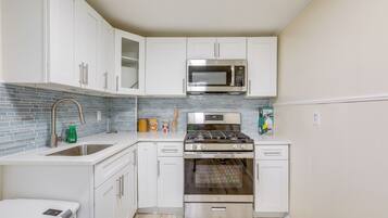 Apartment (0 Bedroom) | Interior