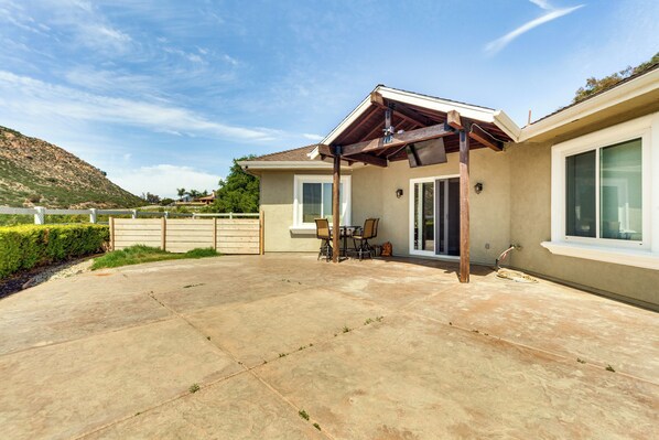 House (5 Bedrooms) | Interior - Family Hideaway w/ Hillside Views in Temecula! (Temecula)