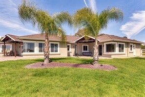 House (5 Bedrooms) | Front of property - Family Hideaway w/ Hillside Views in Temecula! (Temecula)