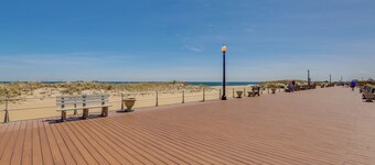 Walk to Ocean Grove Beach: Apt in New Jersey