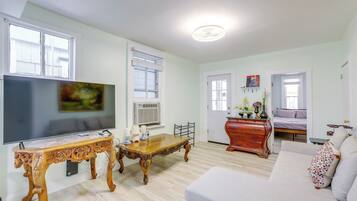 Apartment (2 Bedrooms) | Front of property