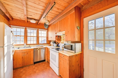Cottage (4 Bedrooms) | Interior