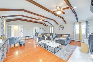 House (4 Bedrooms) | Interior