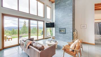 House (3 Bedrooms) | Front of property
