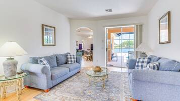 House (4 Bedrooms) | Interior