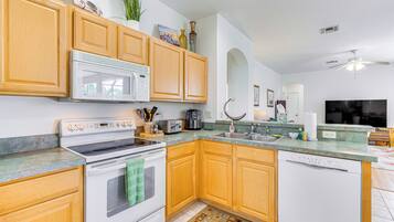 House (4 Bedrooms) | Interior