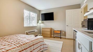 Apartment (0 Bedroom) | Interior