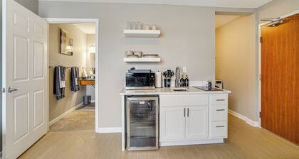 Convenient Studio Stay: Easy Access to Twin Cities