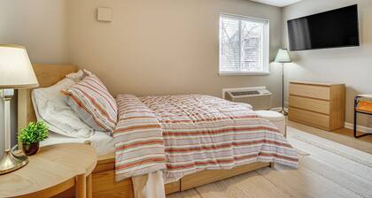 Convenient Studio Stay: Easy Access to Twin Cities