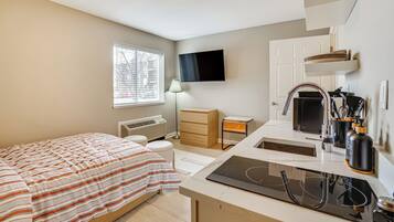 Apartment (0 Bedroom) | Interior