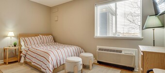 Convenient Studio Stay: Easy Access to Twin Cities