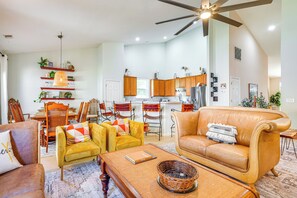 House (4 Bedrooms) | Interior