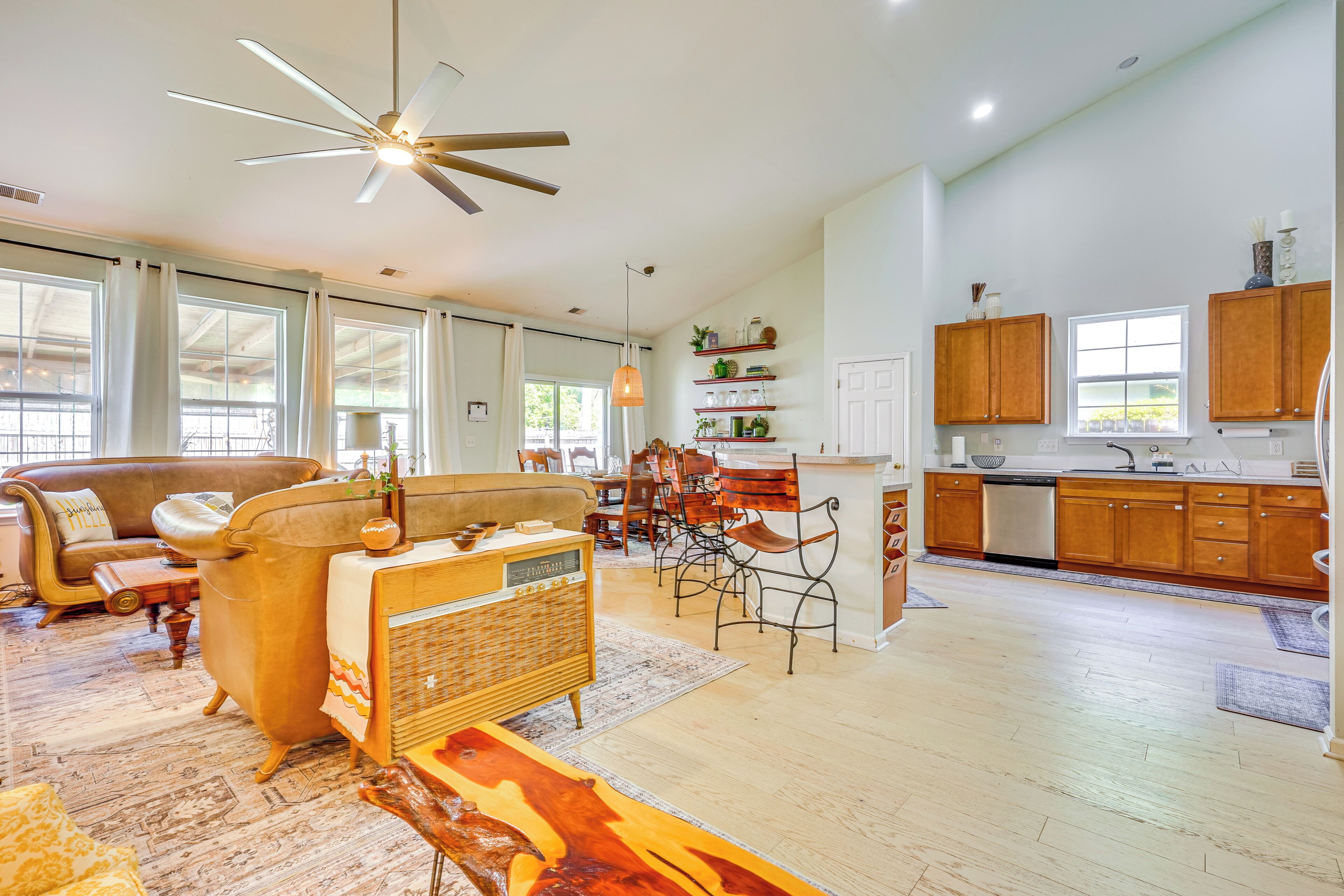 House (4 Bedrooms) | Interior