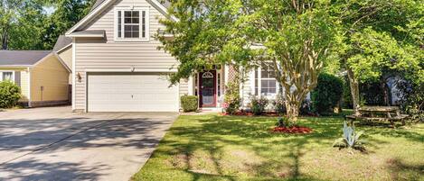 Talo (4 Bedrooms) | Majoituspaikan julkisivu