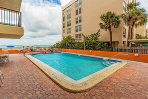 Et oppvarmet basseng