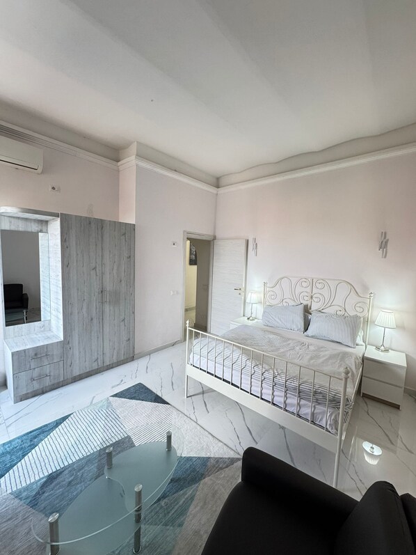 2 Schlafzimmer, Bügeleisen/Bügelbrett, WLAN