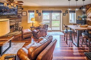 Fireplace - My Mountain Place Ski in Ski out (Sugar Mountain)