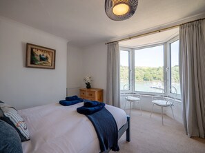 4 soverom, strykejern/-brett, wi-fi (inkludert) og sengetøy