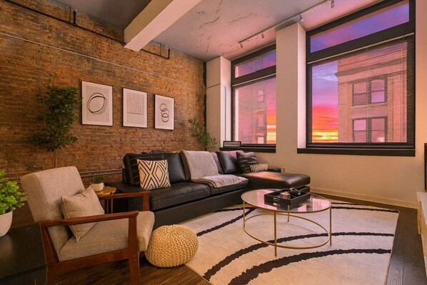 Een smart-tv en een kantoor