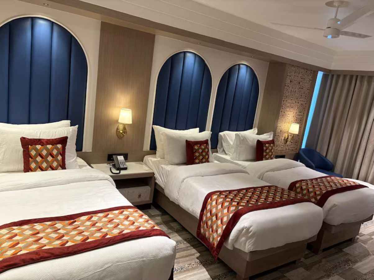 Superior Triple Room | Desk, laptop workspace, soundproofing, iron/ironing board