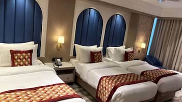 Superior Triple Room | Desk, laptop workspace, soundproofing, iron/ironing board