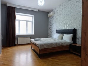 3 quartos, ferros/tábuas de passar roupa, Wi-Fi, roupa de cama