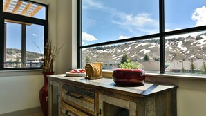 Unclassified image, 4 of 32, button - Spacious condo centrally located in Silverthorne! (Silverthorne)