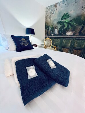 Suite Deluxe, non-fumeurs, animaux de compagnie interdits | Coffres-forts dans les chambres, Wi-Fi gratuit
