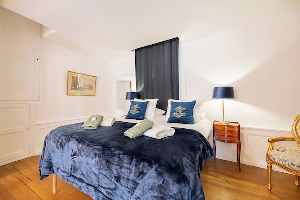 Suite Deluxe, non-fumeurs, animaux de compagnie interdits | Coffres-forts dans les chambres, Wi-Fi gratuit