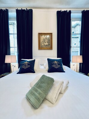 Unclassified image, 3 of 9, button - Les suites de Notre Dame Luxury Cottage (Sedan)