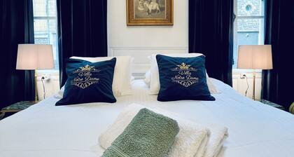 Les suites de Notre Dame Luxury Cottage
