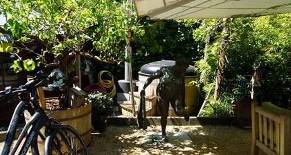 Charming luxury historic villa, build in 1888, along scenic canal