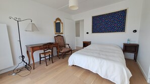 3 habitaciones, tabla de planchar con plancha y wifi 