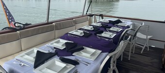 TIMEWARP 84 FOOT YACHT CLOSE TO THE BEACH CAN RELOCATE