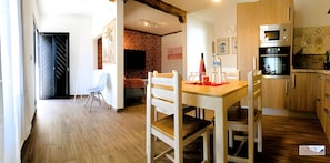 Apartment, 2 Schlafzimmer, Terrasse, Gartenblick | Esszimmer