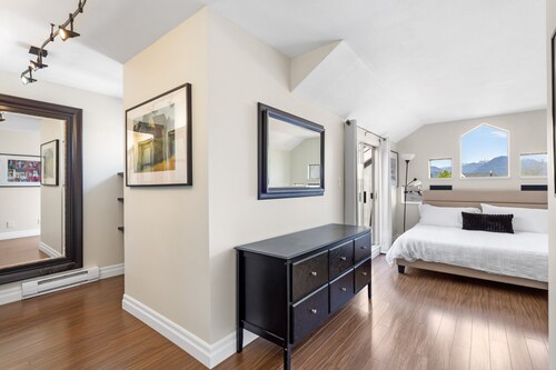 Elegant 3BR Family Home Prime Vancouver Location