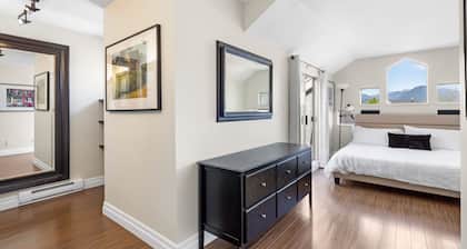 Elegant 3BR Family Home Prime Vancouver Location