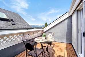 3 bedrooms - Elegant 3BR Family Home Prime Vancouver Location (Vancouver)